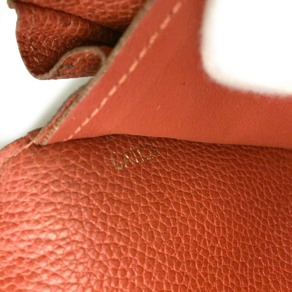 Louis Vuitton Monogram Empreinte Portefeiulle Sarah Wallet - Picture 8 of 8